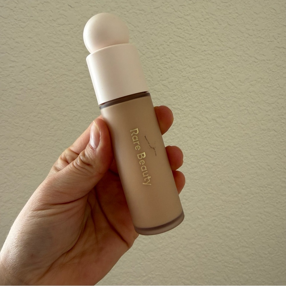 Rare Beauty Liquid Foundation - 130N